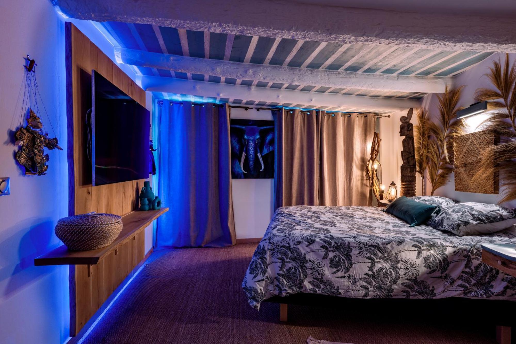 Aux Heures Bleues LʼIsle-sur-la-Sorgue Exteriér fotografie